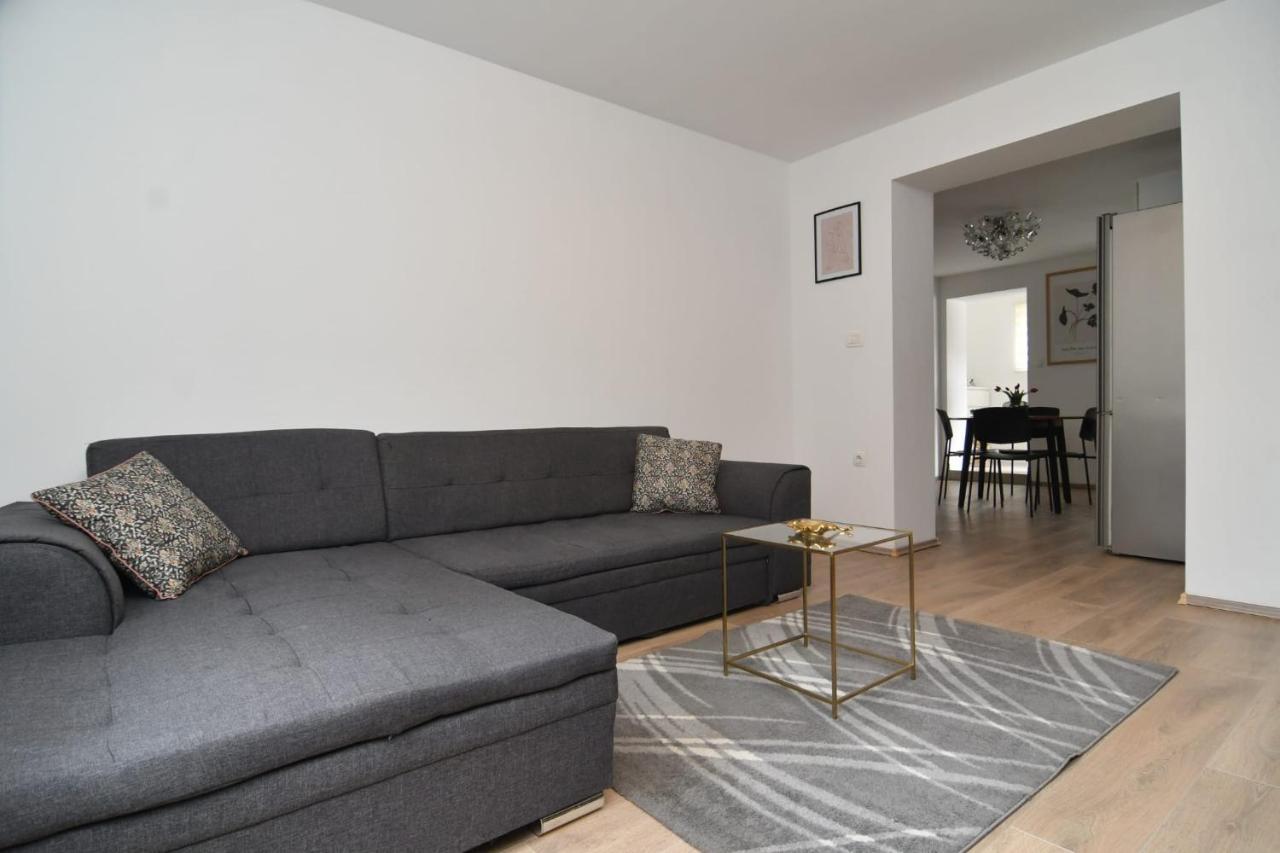 Apartman Gluic Sinj Exterior photo