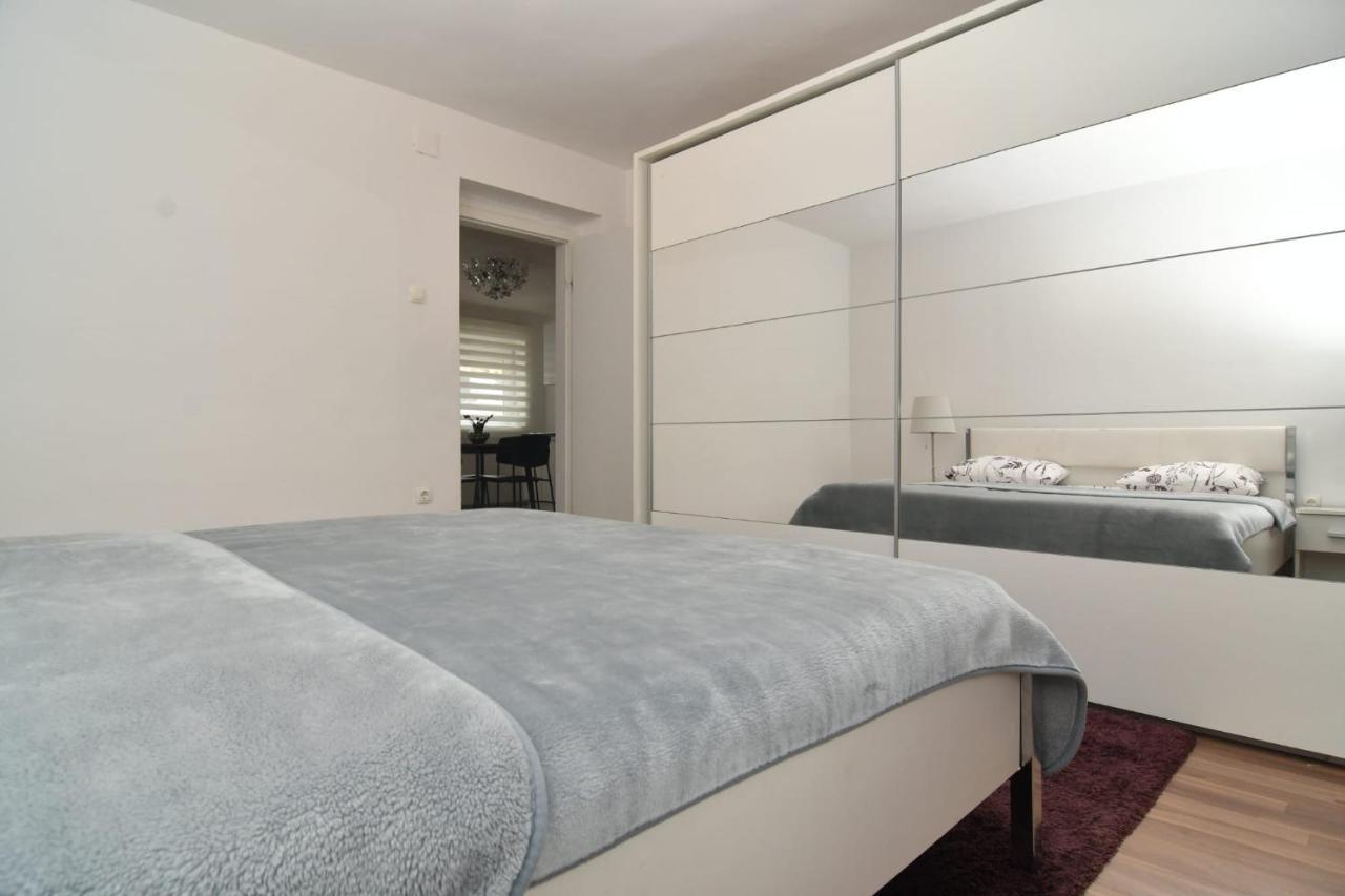 Apartman Gluic Sinj Exterior photo
